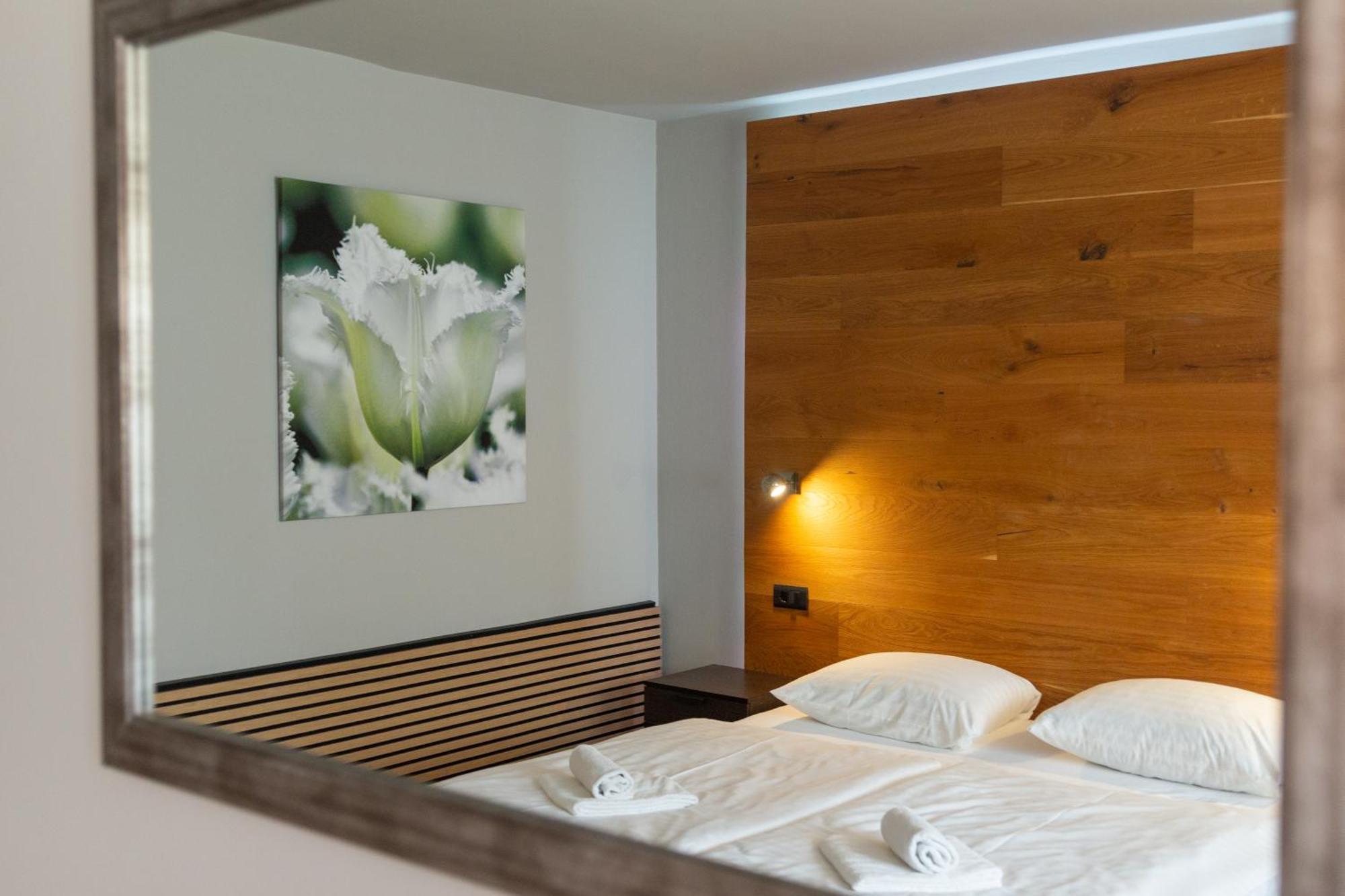 Hotel & 3*